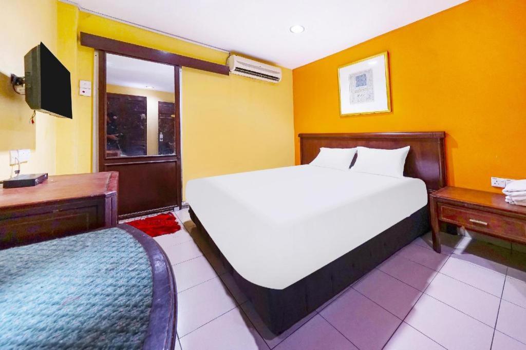 Oyo 90486 New Station Hotel Klang Exterior foto